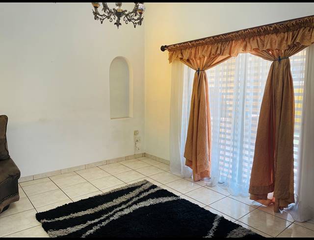 4 BEDROOM HOUSE FOR SALE IN SELECTION PARK